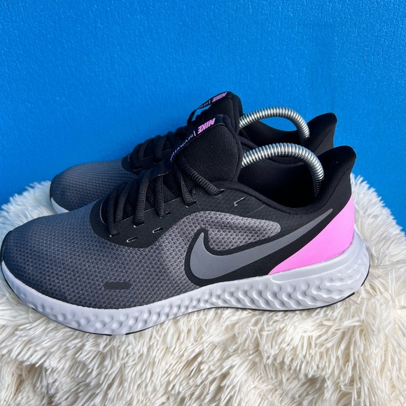 Nike Women Shoe Revolution Athletic Running Sneaker - Picture 2 of 9